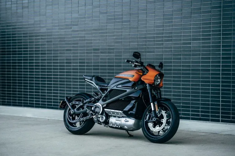 Selling Motorcycle Engine Oils, Brake Fluids, and Chain Sprays Online in Nepal - Sazilo Store